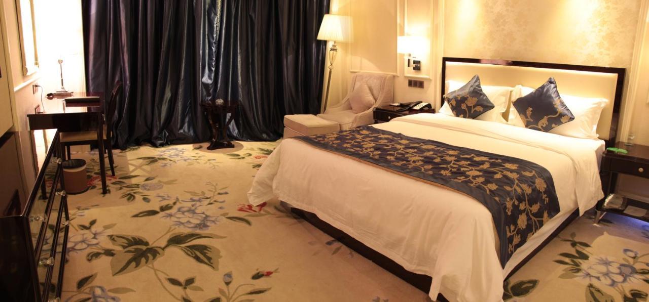 Century Palace Hotel Huizhou  Bagian luar foto