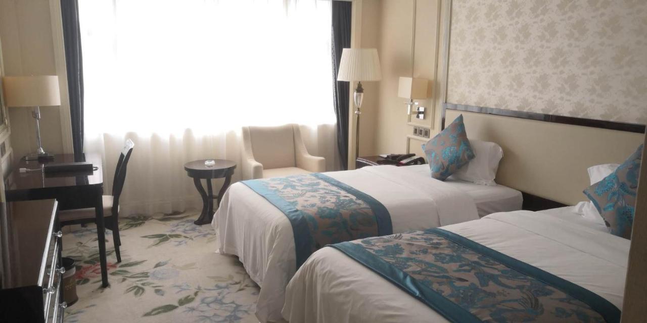 Century Palace Hotel Huizhou  Bagian luar foto